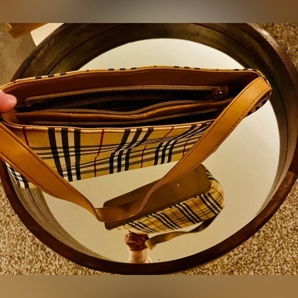 Burberry look-alike Plaid shoulder bag with Tan Accents! Great condition! - Picture 4 of 5